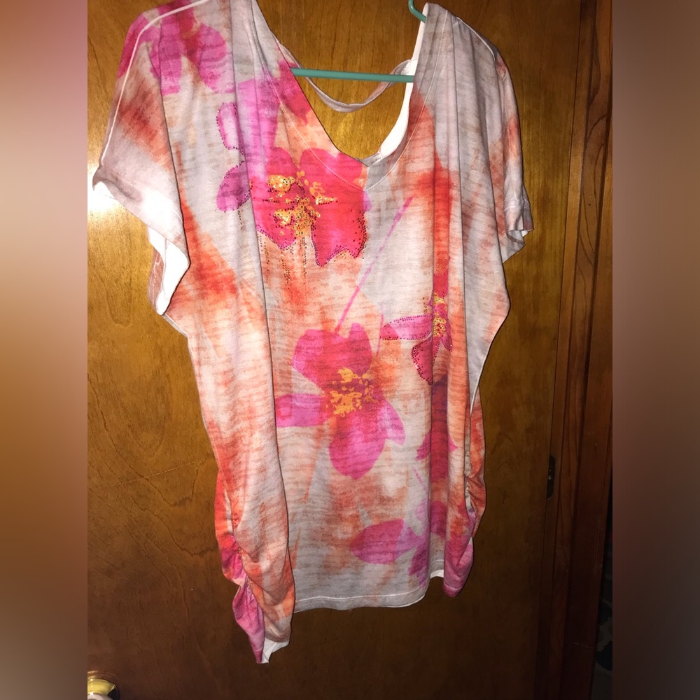 Avenue Women's Floral Pink and Orange Beaded Short Sleeve Top Size 22/24